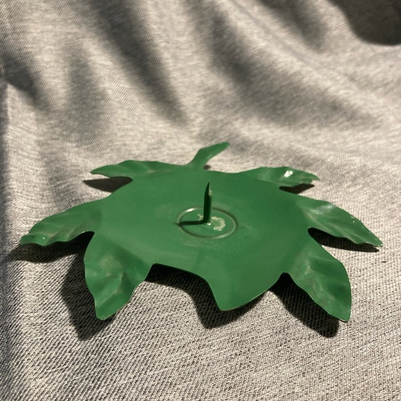 Green Metal Leaf Candle Holder - Picture 12 of 12